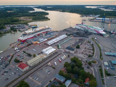 Matalan ilmatilan infrastruktuuri, eli autonomisten koptereiden käyttö 0–150 metrin korkeudessa, tulee täydentämään Turun tie- ja raideliikennettä sekä energia-, tieto- ja lentokenttäverkkoja uusilla palveluilla. Koptereita voidaan käyttää esimerkiksi kaupungin liikennesuunnittelun tukena. Kuva: Jarmo Piironen