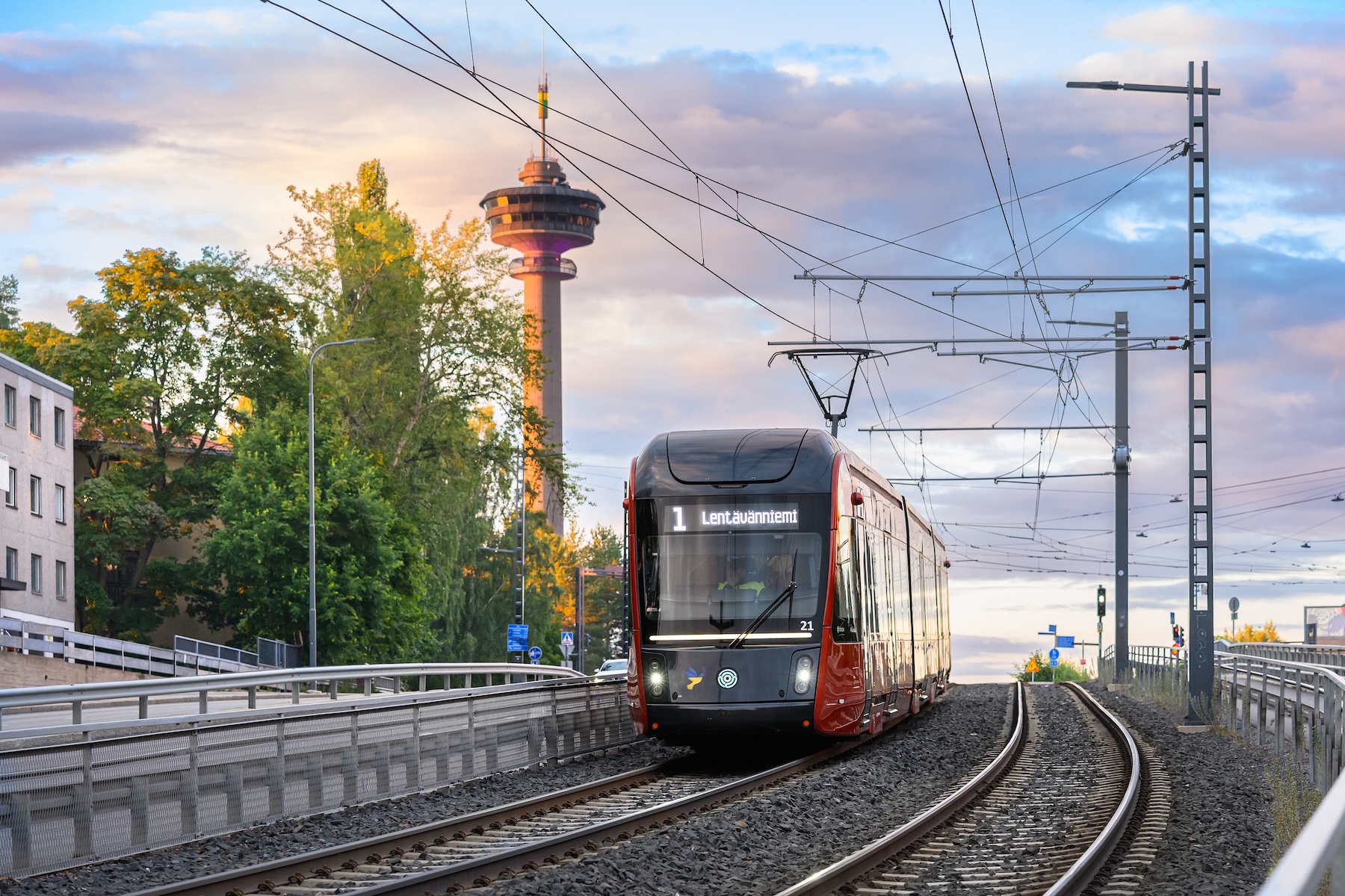 Tampereen ratikka Paasikivenkadulla kesällä 2026. Kuva: Mikko Vares